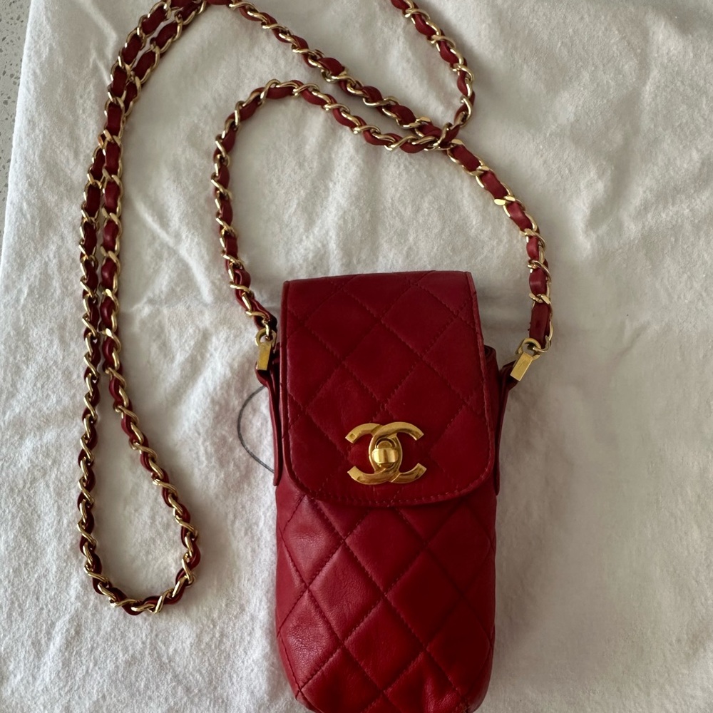 CHANEL Scarlet Quilted Wristlet